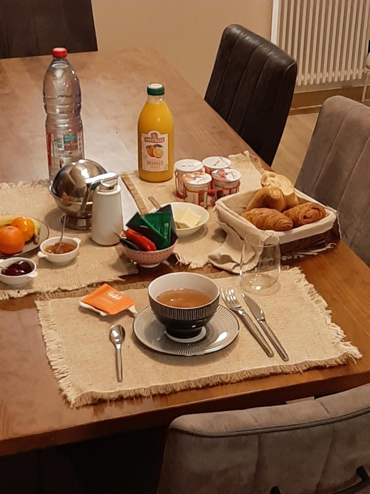 Bed and Breakfast Le Refuge Du Hibou Beaurains Exterior foto